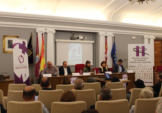 Celebración del acto oficial de la Red de Municipios de Valladolid en el Salón de Plenos de Medina del Campo Yaiza Cobos